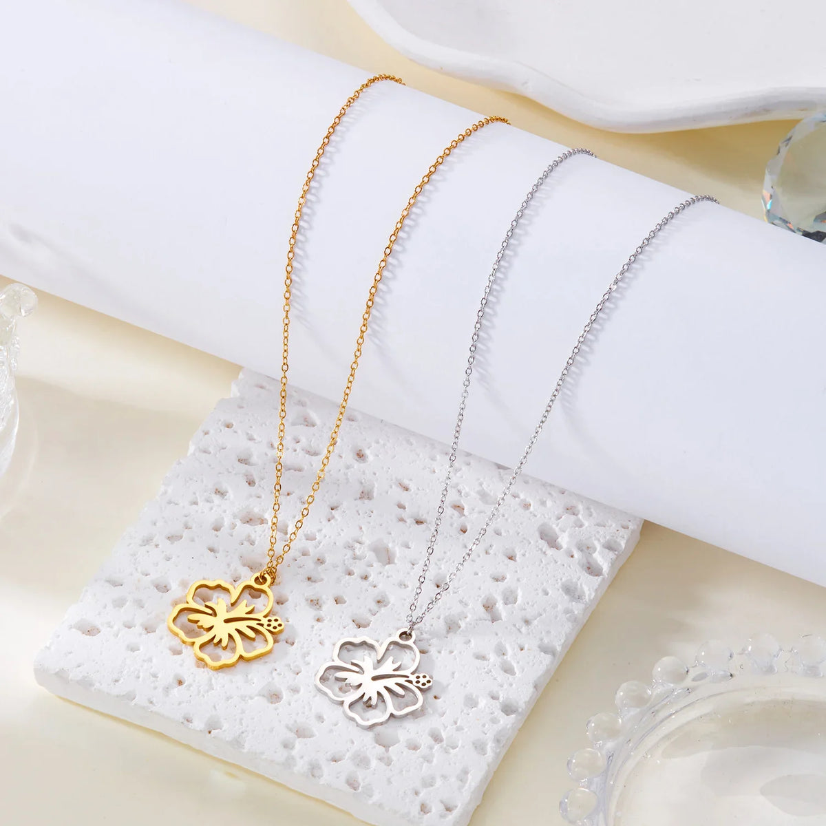 Stainless Steel Necklace For Women Light Luxury Hollow Flower Pendant Clavicle Chain Choker Party Minimalist Jewelry Gifts