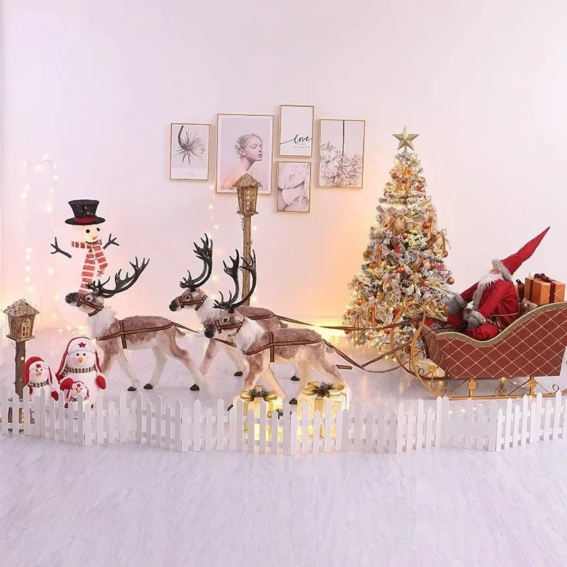 Klassische Weihnachtsmann-Schlitten-Dekoration mit Rentieren