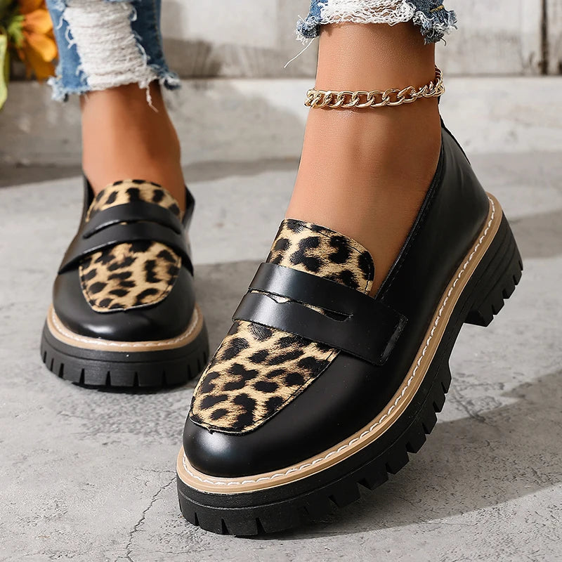 Women Loafers Fashion Leopard Print Design Women Casual Shoes Lightweight Pu Leather Shoes Classic Black Slip on Office Loafers