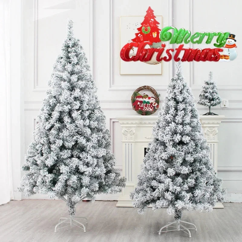 👉 Weißer verschneiter Weihnachtsbaum – Zauberhafte Winteroptik