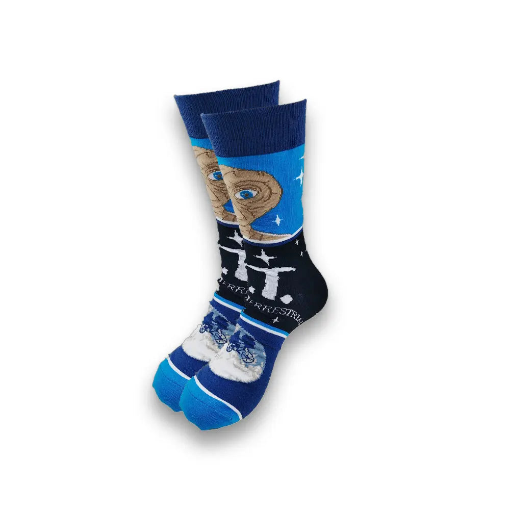 Wholesale and retail all kinds of fashion cartoon men's socks in spring and autumn wear warm and comfortable socks.