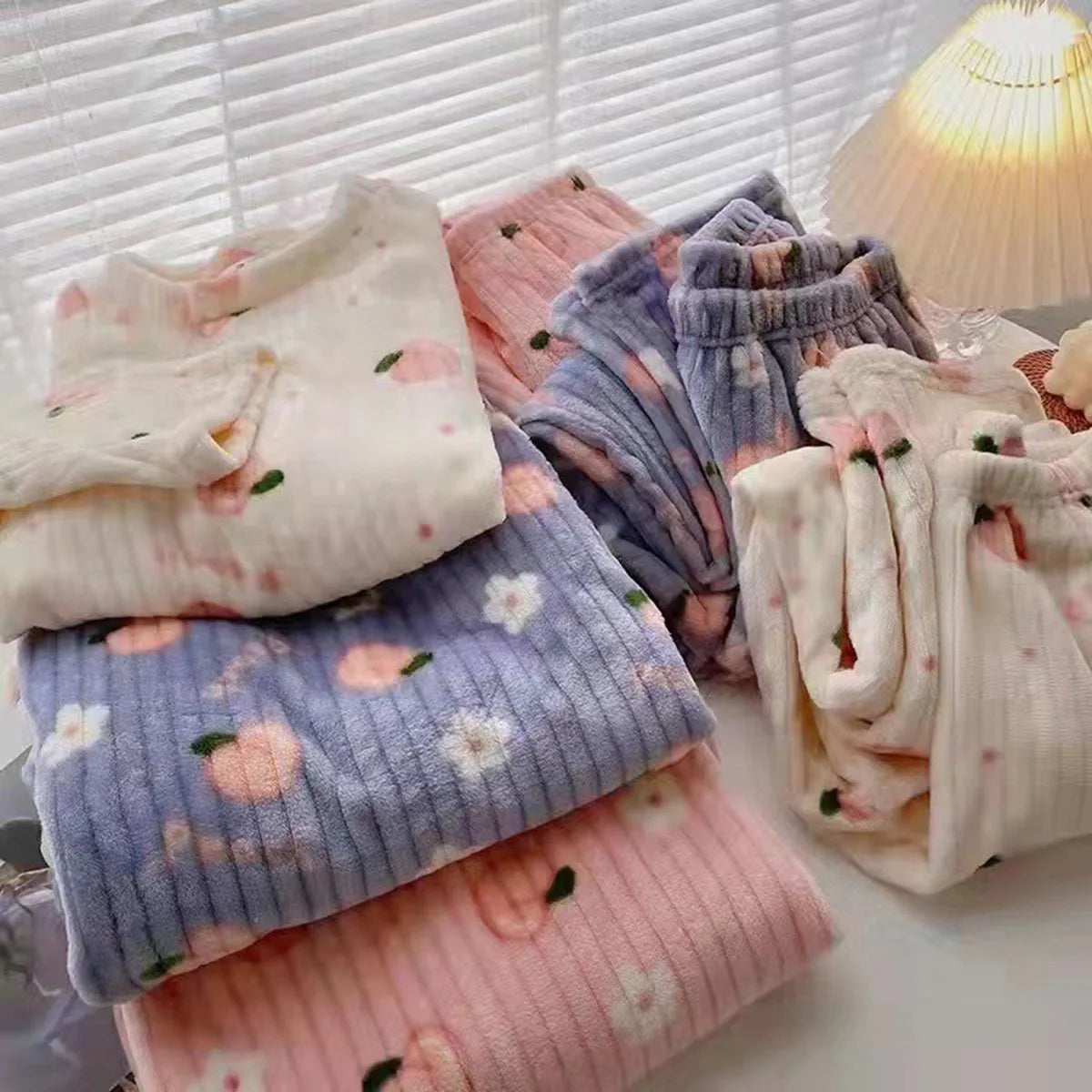 Winter Women's Pajamas Homewear Suit New Coral Fleece Warm Set of Fall and Winter Comfortable Warm Pajamas Homewear Suit