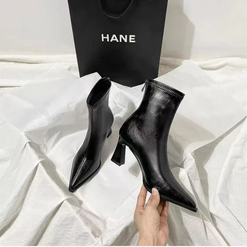 Elegant Pointed Sexy and Durable Work Boots with Thick Soles in Winter Fashionable and Popular New Comfortable Women's Boots