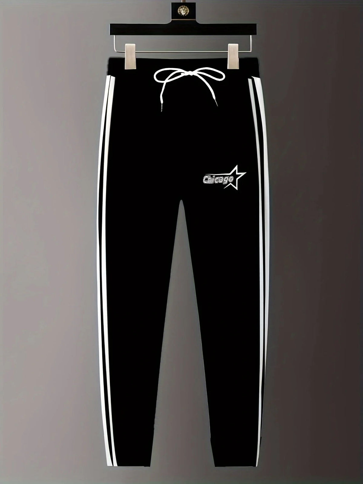 The New Men's Set for Summer 2025 Featuring 3D Pattern Prints Is a Casual Fashionable Streetwear and Sportswear