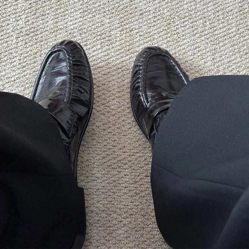 Fashionable Women's Leather Loafers 2026 New Handmade Pleated Flats Shoes  Exquisite Slip-On  Comfortable Commuting Women Shoes