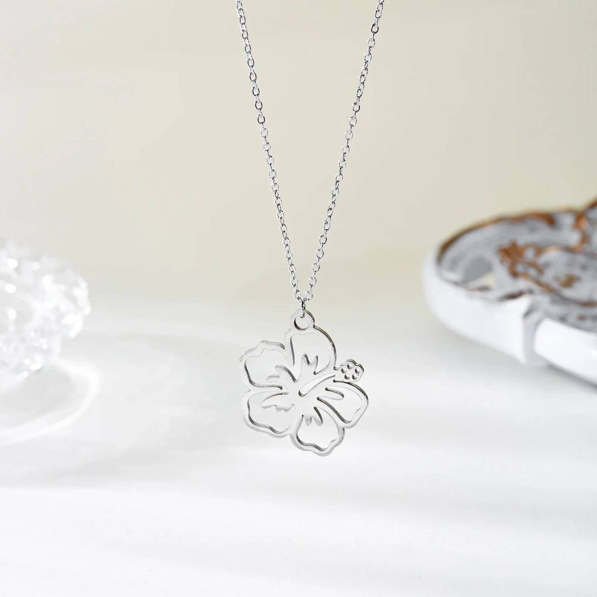 Stainless Steel Necklace For Women Light Luxury Hollow Flower Pendant Clavicle Chain Choker Party Minimalist Jewelry Gifts