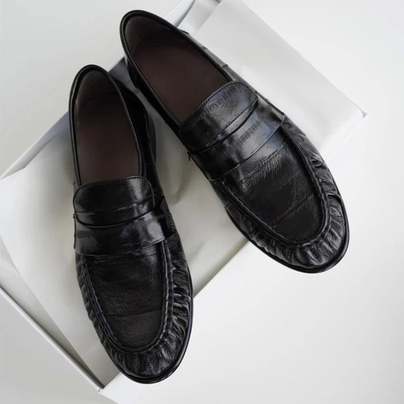Fashionable Women's Leather Loafers 2026 New Handmade Pleated Flats Shoes  Exquisite Slip-On  Comfortable Commuting Women Shoes