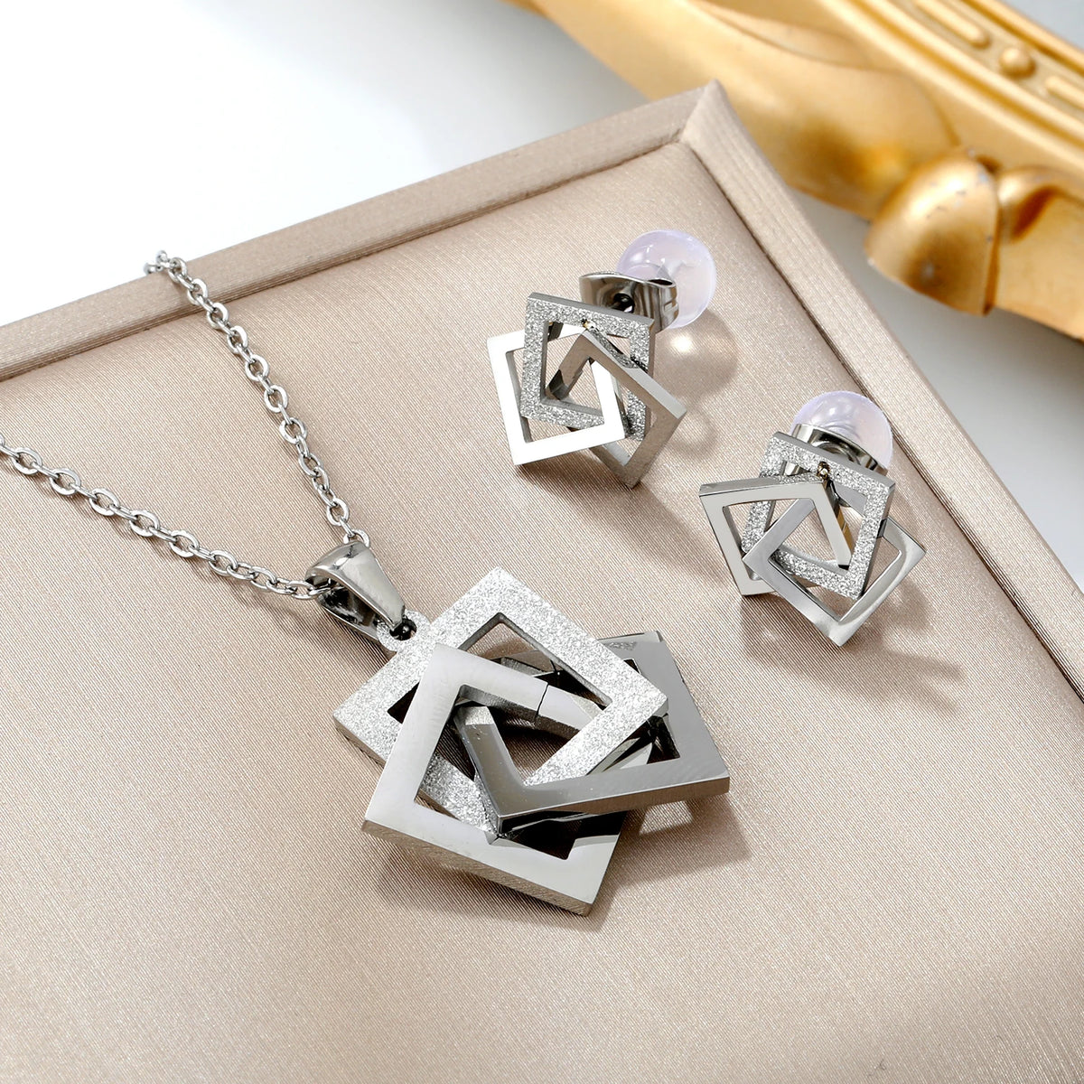 LUXUKISSKIDS Golden Waterproof Jewelry Sets Stainless Steel for Woman Wedding Party Accessorires Fashion Necklace Earrings Set
