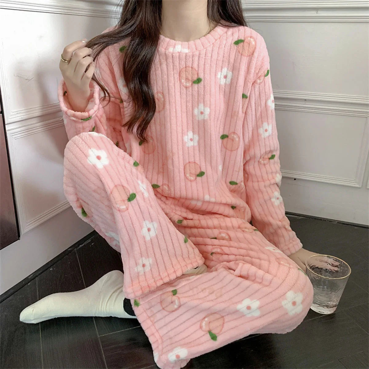 Winter Women's Pajamas Homewear Suit New Coral Fleece Warm Set of Fall and Winter Comfortable Warm Pajamas Homewear Suit