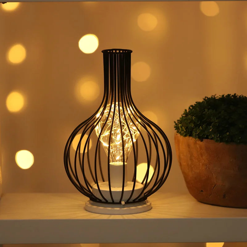 👉 Vintage LED Metall-Tischleuchte im Käfig-Design