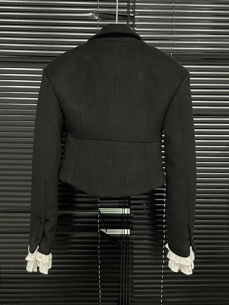 Damen-Blazer-Set mit langen Ärmeln, zweiteiliges Set: sexy V-Ausschnitt, Jacke mit Spitzenbesatz und hoch taillierte Shorts – Abendmode für den Laufsteg und Cocktailpartys