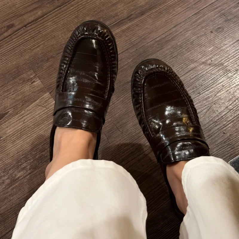 Fashionable Women's Leather Loafers 2026 New Handmade Pleated Flats Shoes  Exquisite Slip-On  Comfortable Commuting Women Shoes