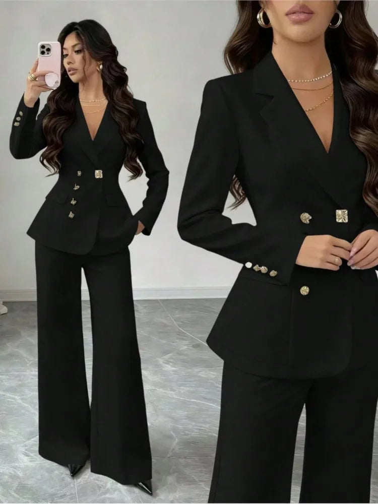 Elegantes zweiteiliges Set für Damen mit weißem Blazer, Herbst-Winter-Look, Revers, langen Ärmeln und schmaler Passform, dazu eine Hose mit weitem Bein – fürs Büro und die Freizeit