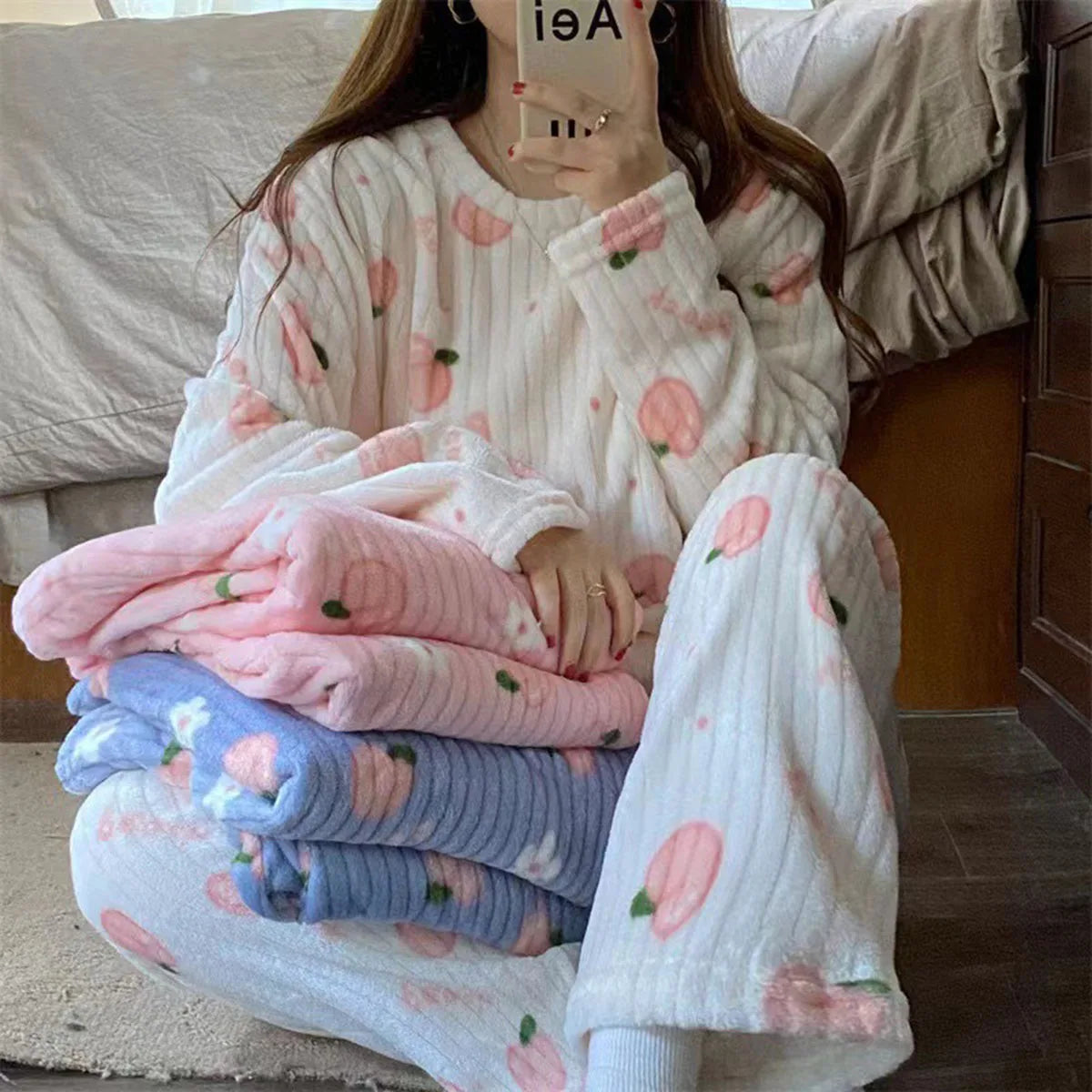 Winter Women's Pajamas Homewear Suit New Coral Fleece Warm Set of Fall and Winter Comfortable Warm Pajamas Homewear Suit
