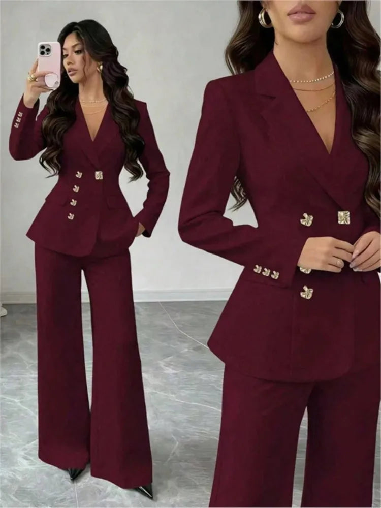 Elegantes zweiteiliges Set für Damen mit weißem Blazer, Herbst-Winter-Look, Revers, langen Ärmeln und schmaler Passform, dazu eine Hose mit weitem Bein – fürs Büro und die Freizeit