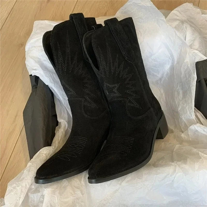 Women Western Boots 2025 Autumn Winter Embroidery Flower Women Ankle Boot Fashion Women Shoes Pointed Toe Cowboy New Retro Botas