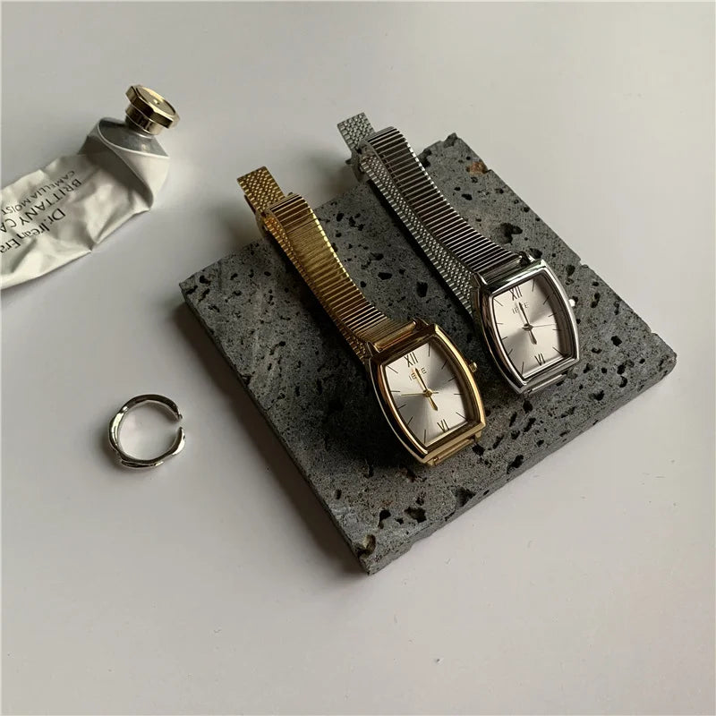 Minimalist Ladies Quartz Wristwatch for Women And Girls Simple Silver Gold Stainless Steel Strap Elegant Fashion Accessory