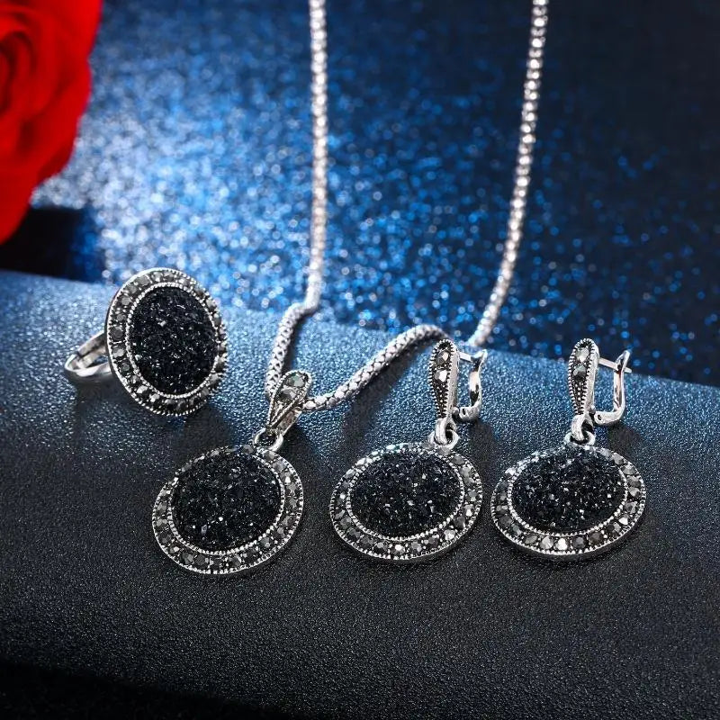 1. Women's Black Alloy Jewelry Set Round Crushed Stones Stylish Design for Wedding Party Birthday Gift for Girls
2. 1 Set Black