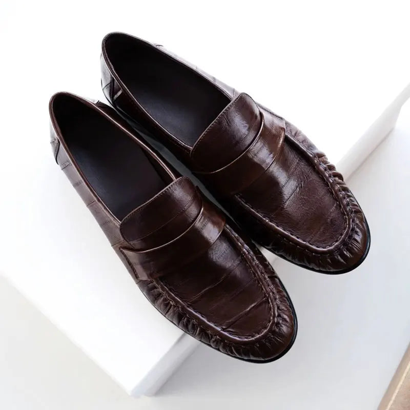 Fashionable Women's Leather Loafers 2026 New Handmade Pleated Flats Shoes  Exquisite Slip-On  Comfortable Commuting Women Shoes