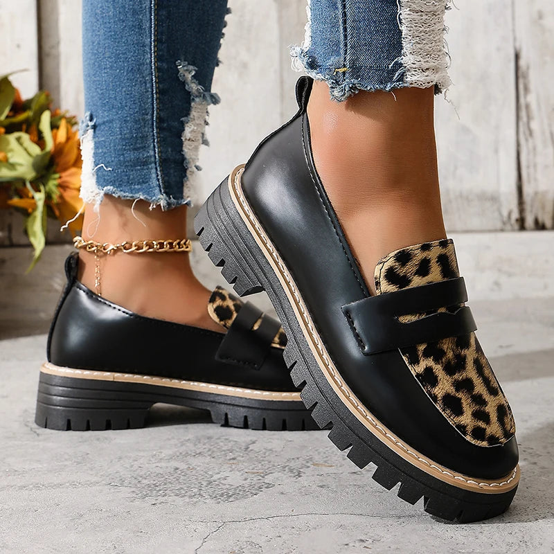 Women Loafers Fashion Leopard Print Design Women Casual Shoes Lightweight Pu Leather Shoes Classic Black Slip on Office Loafers