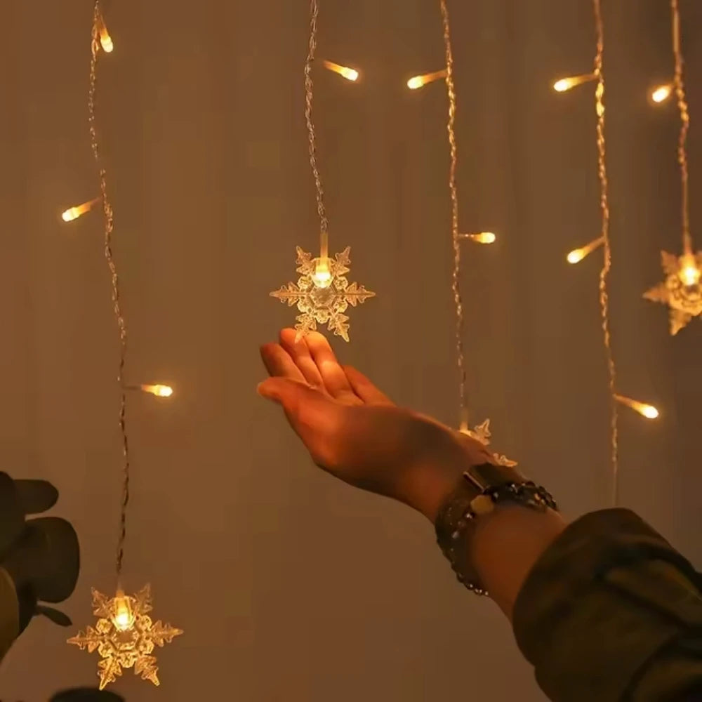 Christmas LED Snowflake Curtain String Light, USB Powered Window Hanging Fairy Lights with 8 Modes for Indoor Holiday Room Decor