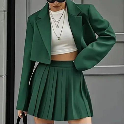 Elegante Blazer-Sets für Damen im Streetwear-Stil: kurze Cropped-Blazerjacke mit Falten-Minirock, Zweiteiler für Damenoutfits